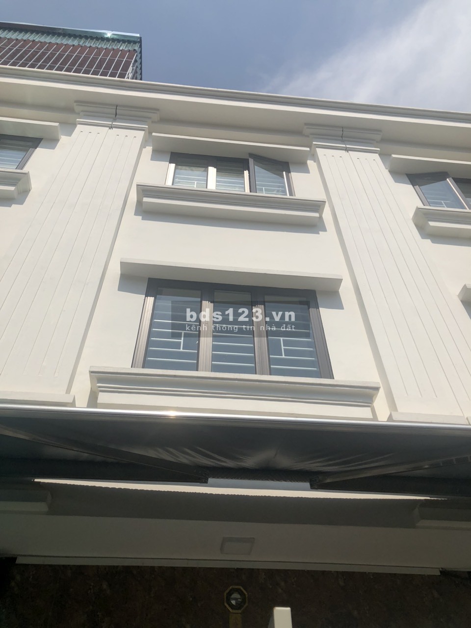 Chính Chủ Cần Bán Nhà 3 Tầng Có Sân Trước Cửa tại Đại Thành, Quốc Oai