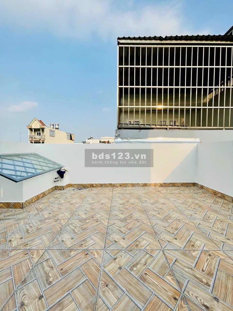 Nhà 36m2 1tỷ950 bán gấp đường Nguyễn Sỹ Sách P15 Tân Bình. Sổ hồng riêng
