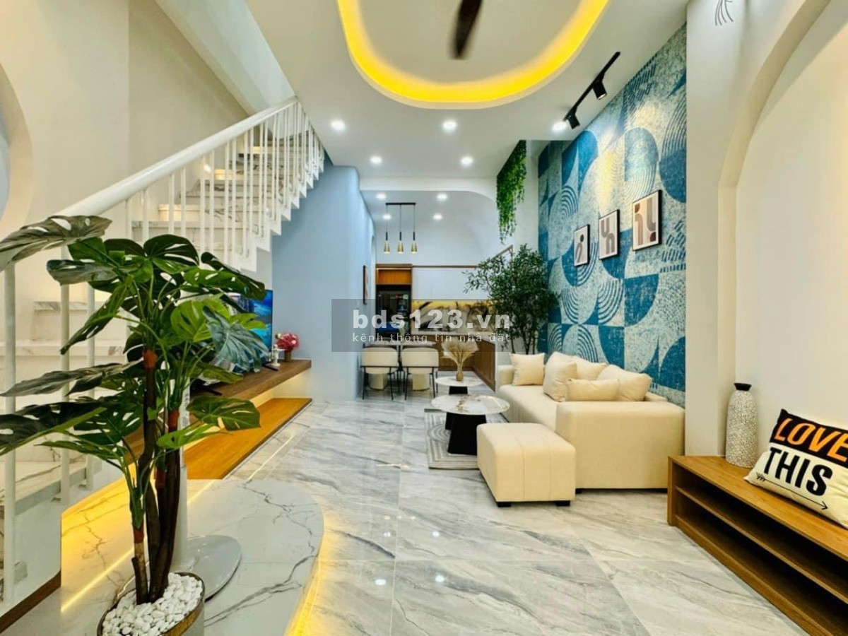 Thiếu vốn kinh doanh bán nhà Nguyễn Phúc Nguyên, P10, Q3. 43m2 sổ hồng riêng chính chủ