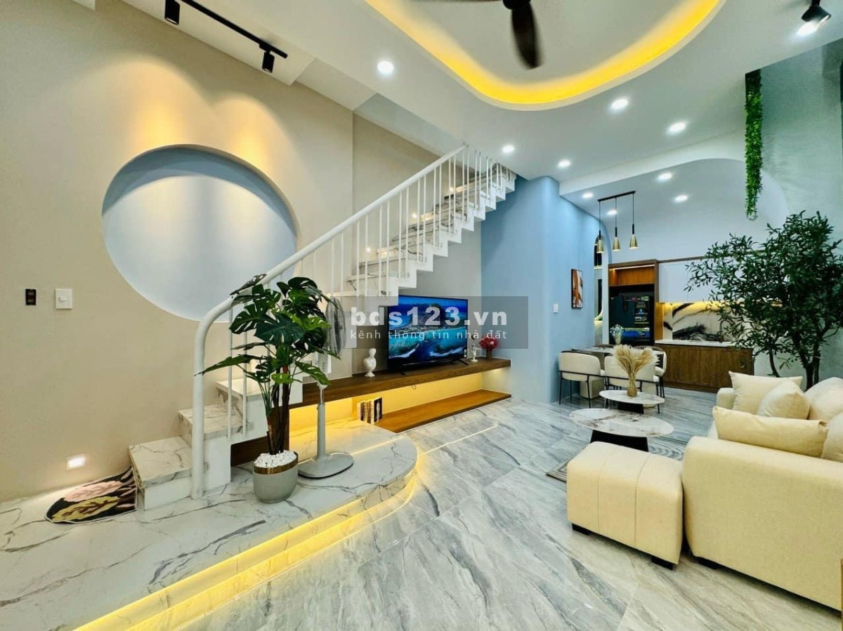 Thiếu vốn kinh doanh bán nhà Nguyễn Phúc Nguyên, P10, Q3. 43m2 sổ hồng riêng chính chủ