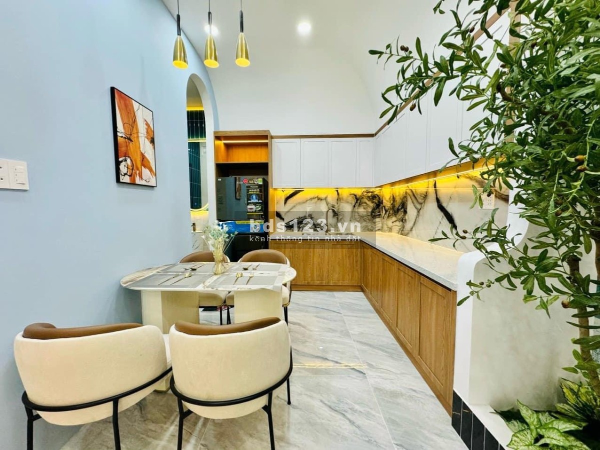 Thiếu vốn kinh doanh bán nhà Nguyễn Phúc Nguyên, P10, Q3. 43m2 sổ hồng riêng chính chủ