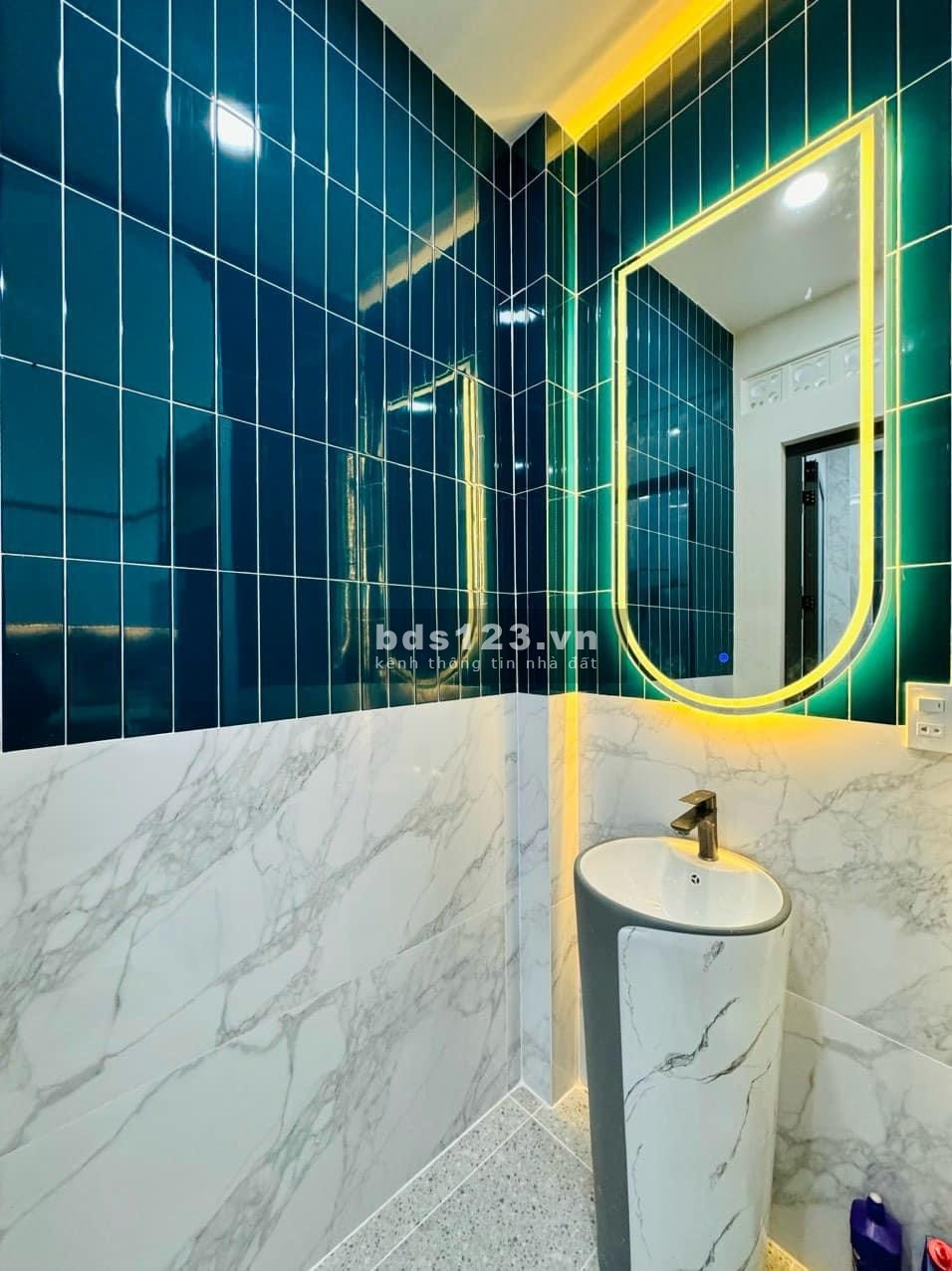 Thiếu vốn kinh doanh bán nhà Nguyễn Phúc Nguyên, P10, Q3. 43m2 sổ hồng riêng chính chủ