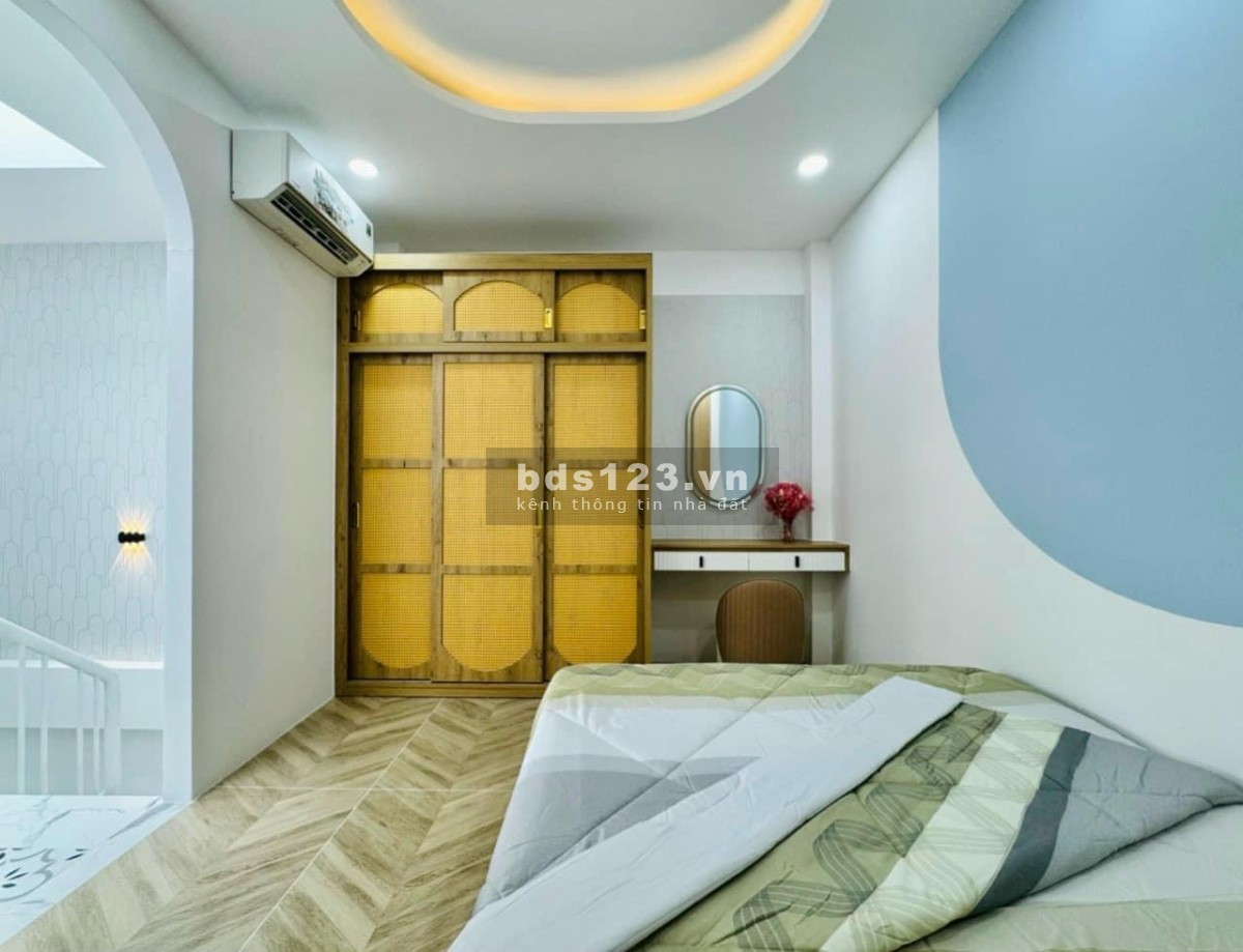 Thiếu vốn kinh doanh bán nhà Nguyễn Phúc Nguyên, P10, Q3. 43m2 sổ hồng riêng chính chủ