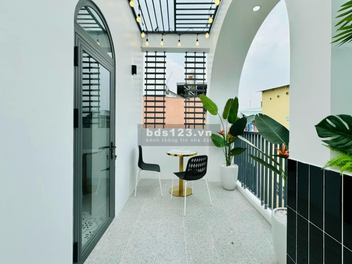 Thiếu vốn kinh doanh bán nhà Nguyễn Phúc Nguyên, P10, Q3. 43m2 sổ hồng riêng chính chủ