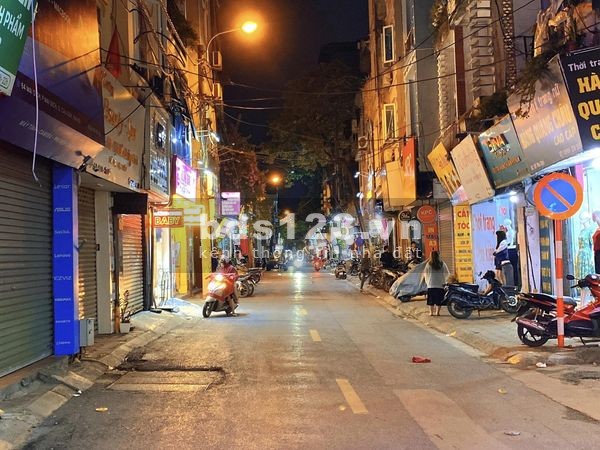 MẶT PHỐ - VỈA HÈ - KINH DOANH ĐỈNH - Ô TÔ TRÁNH - NHÀ ĐẸP CHẮC CHẮN - 2 THOÁNG