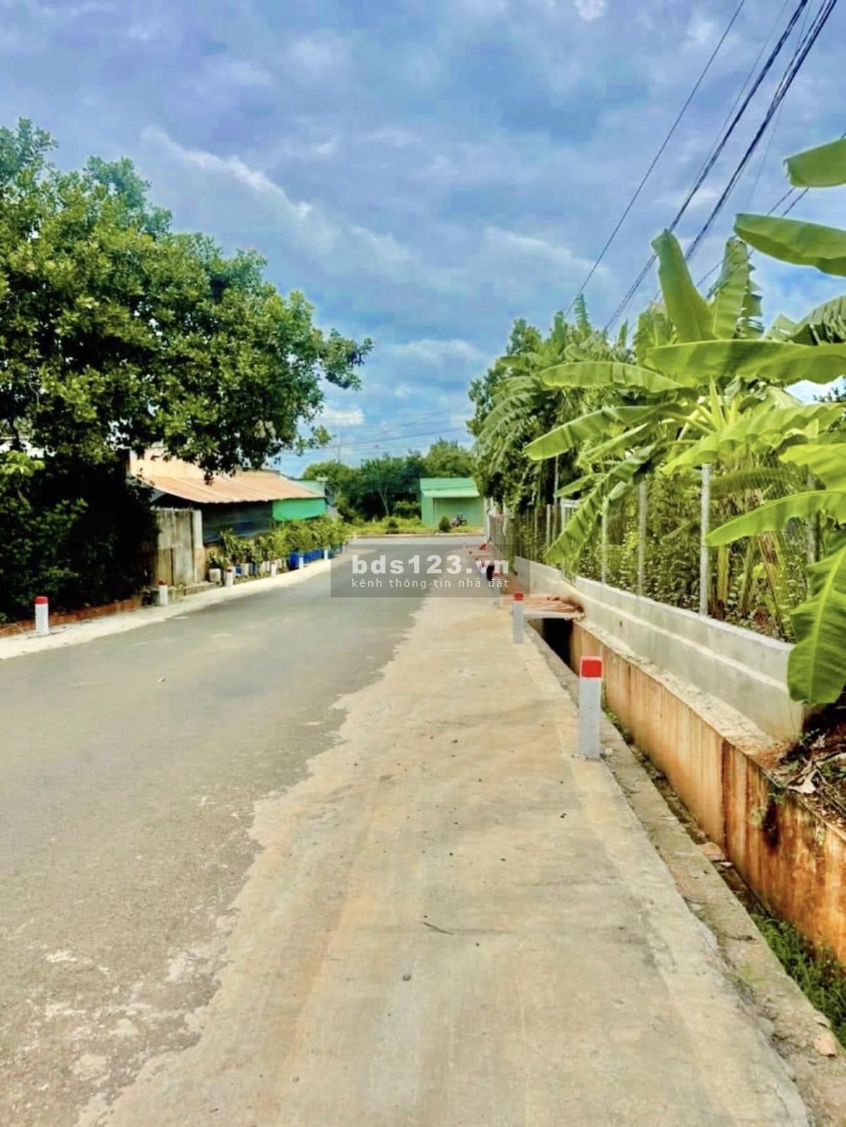 CHÍNH CHỦ BÁN GẤP 3 SỔ (15X25=375M2) THỔ CƯ, SÁT KHU CÔNG NGHIỆP GIÁ 260 TRIỆU, DÂN ĐÔNG