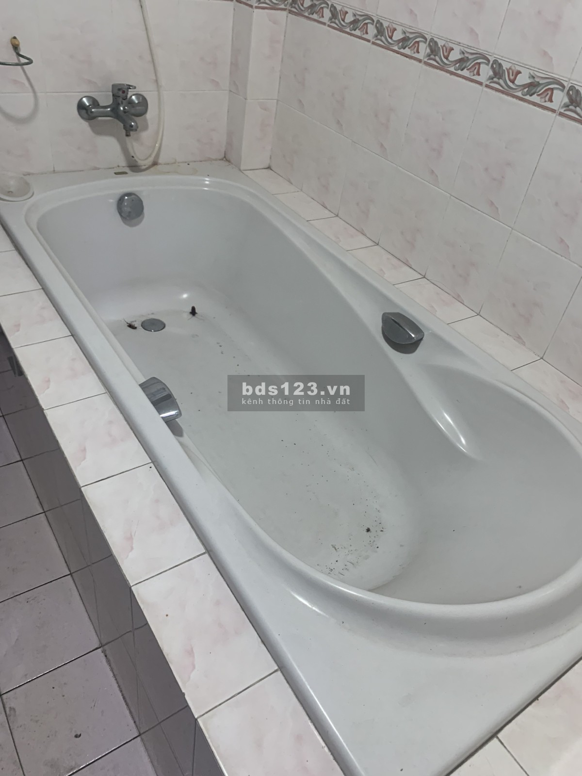 Cho thuê biệt thự 57/37 D5 P25 Bình Thạnh, khu vực buôn bán sầm uất. Giá rẻ, chỉ 35tr