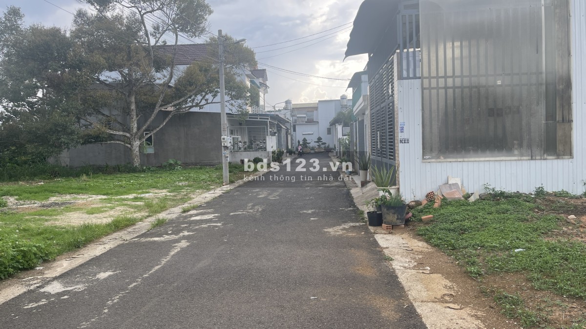 Bán lô đất đẹp hẻm 36 Yên Thế, phường 2, Bảo Lộc, đất trung tâm giá 1,6 tỷ