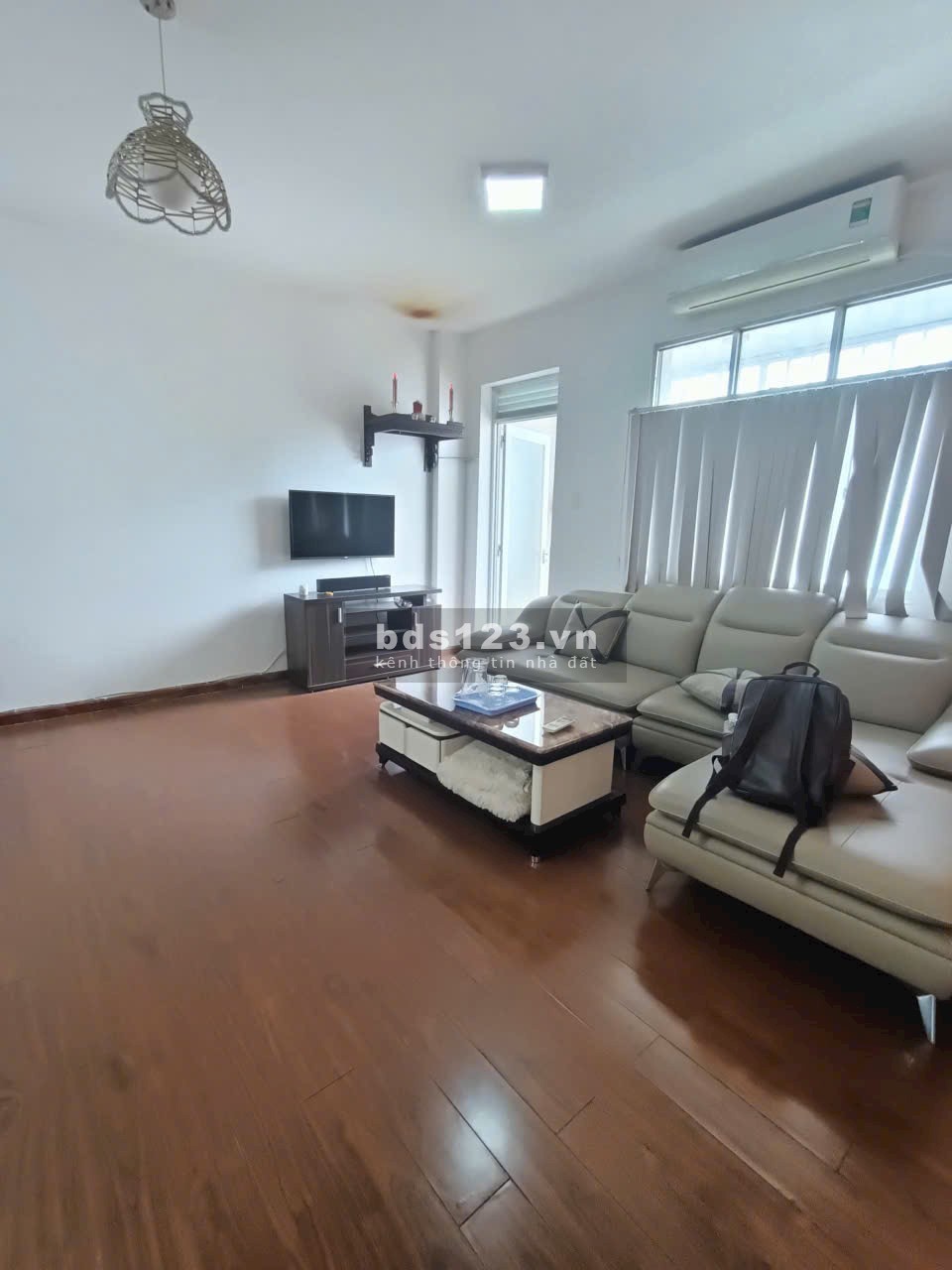 Chung cư Miếu Nổi căn 2p ngủ, 2wc, 70m2, giá 12tr,có ban công