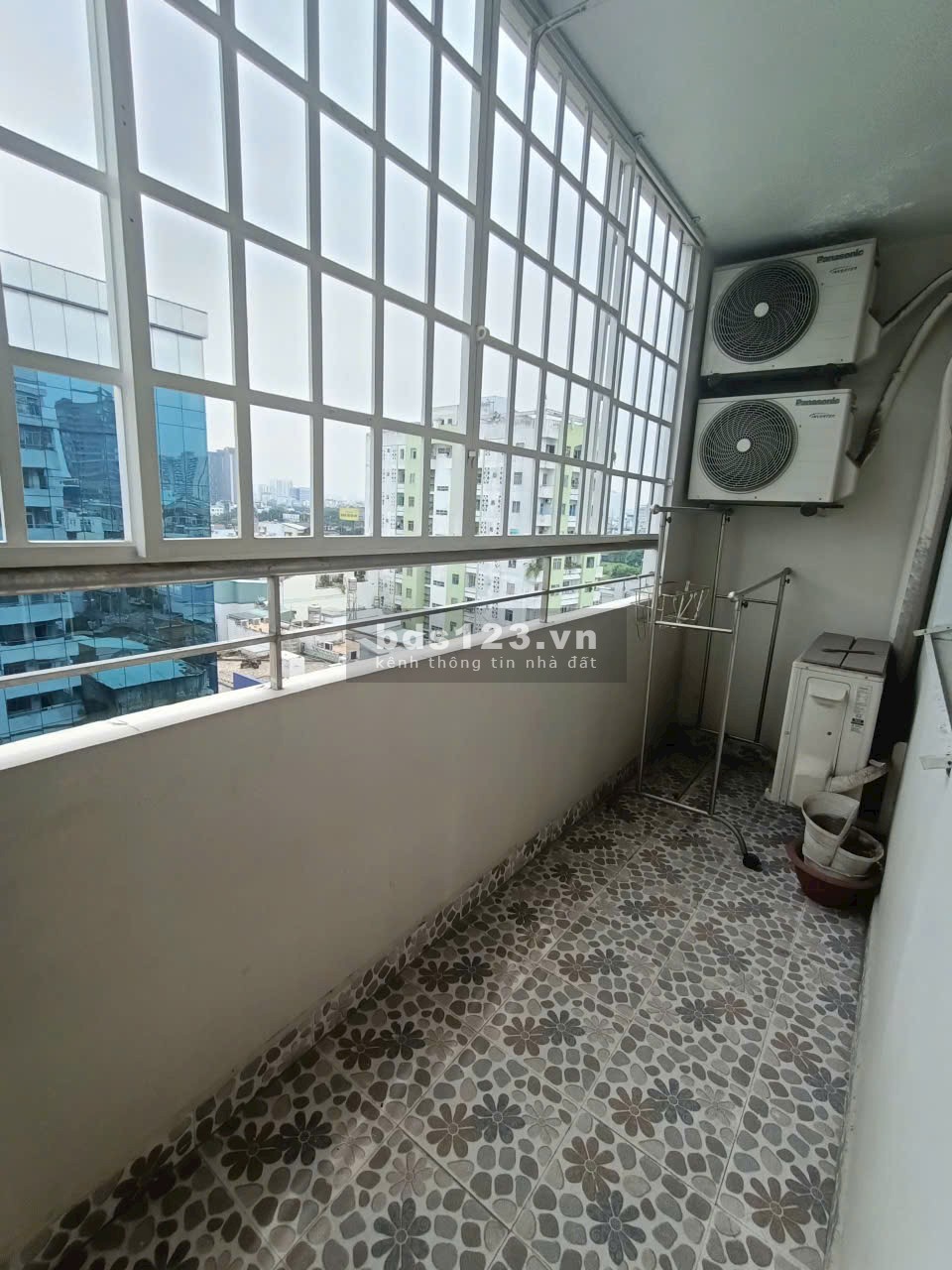 Chung cư Miếu Nổi căn 2p ngủ, 2wc, 70m2, giá 12tr,có ban công
