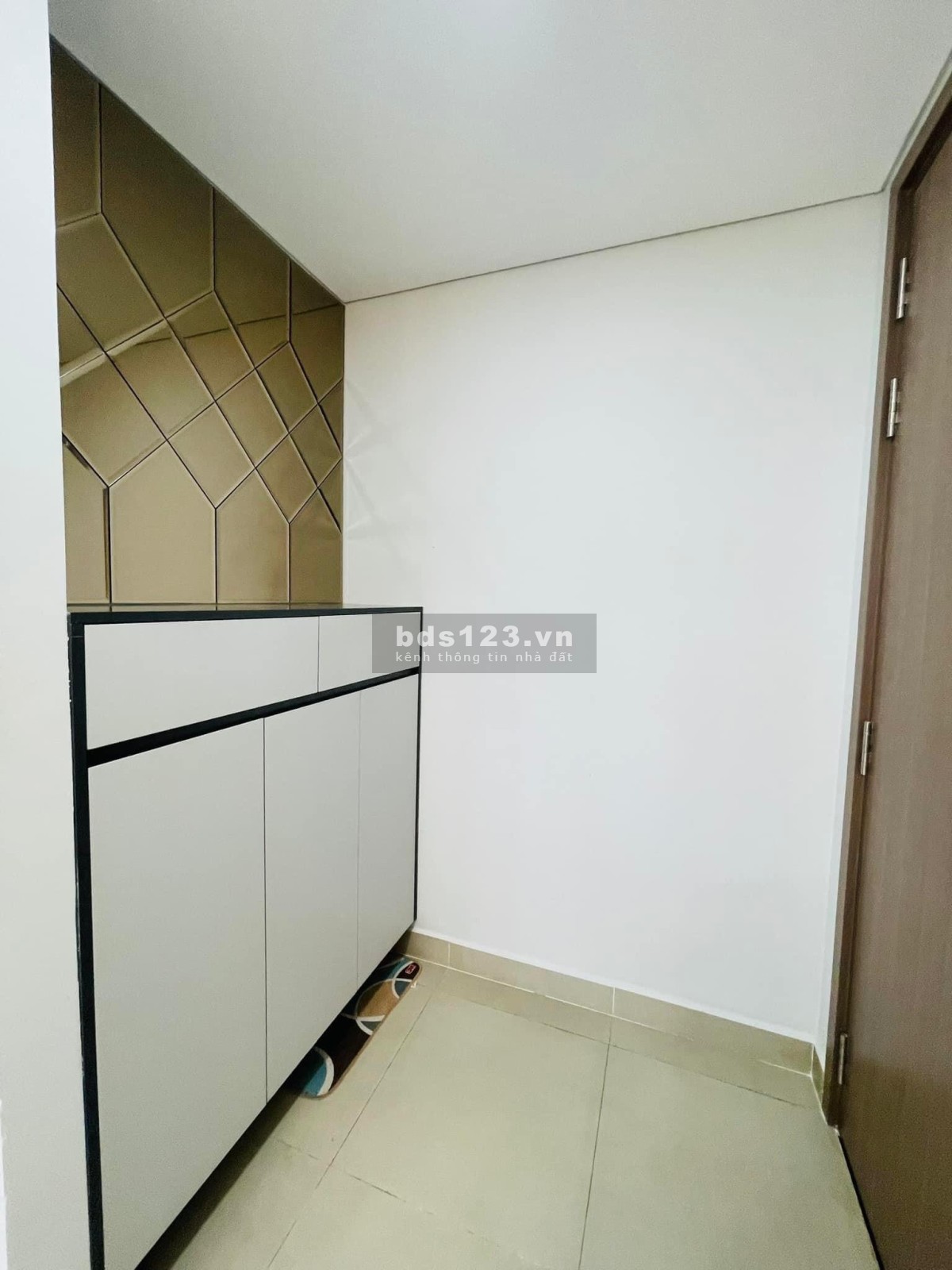 Chung cư Hoa Sen - Quận 11 3pn 2wc 105m2 14tr. Nội thất đầy đủ y hình