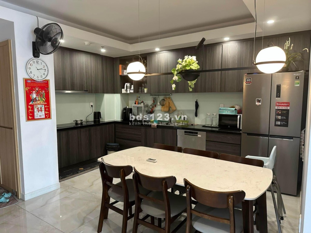 Bán Căn Hộ tại Cao Ốc Phú Nhuận 2pn 110m2 4tỷ8. Sổ hồng riêng, tầng cao view thoáng mát