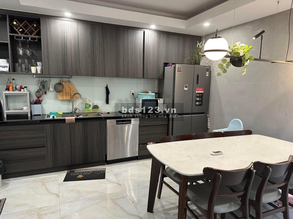 Bán Căn Hộ tại Cao Ốc Phú Nhuận 2pn 110m2 4tỷ8. Sổ hồng riêng, tầng cao view thoáng mát