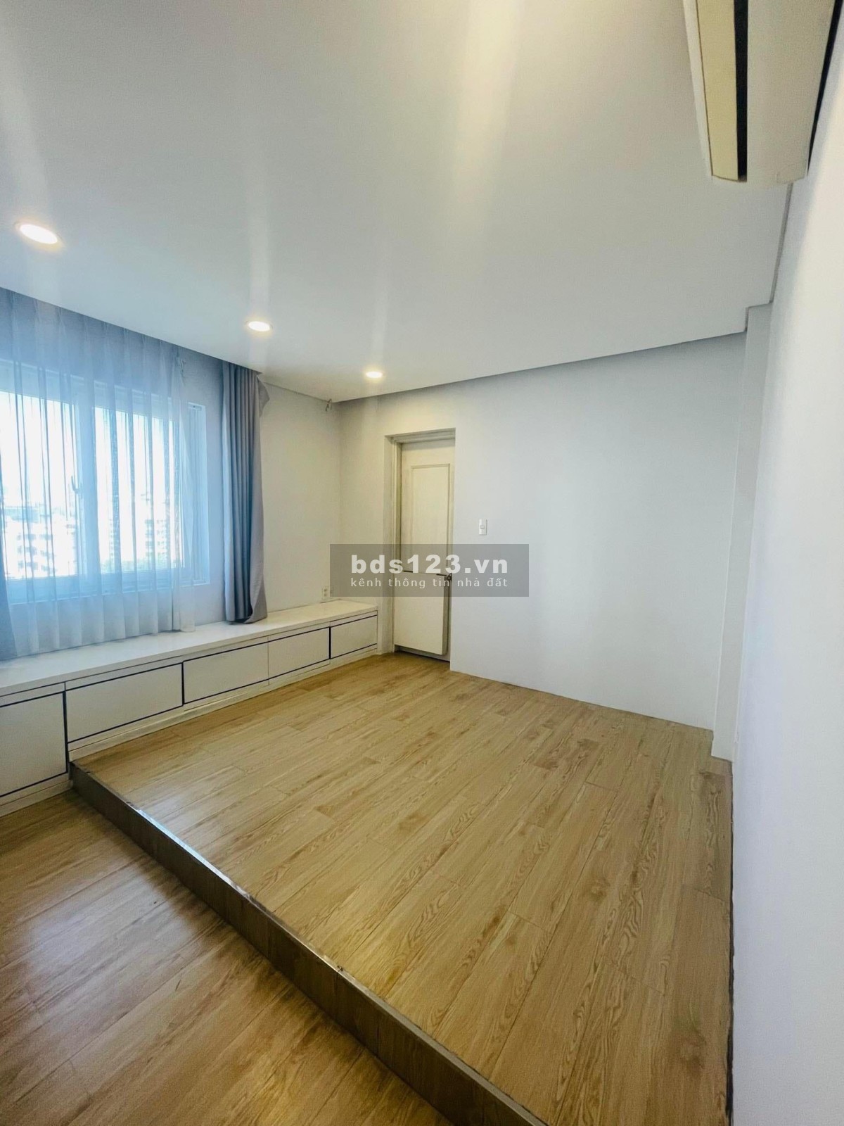 Chung cư Res 11 - P3 - Quận 11 110m2 3pn 15tr. Nội thất đầy đủ y hình