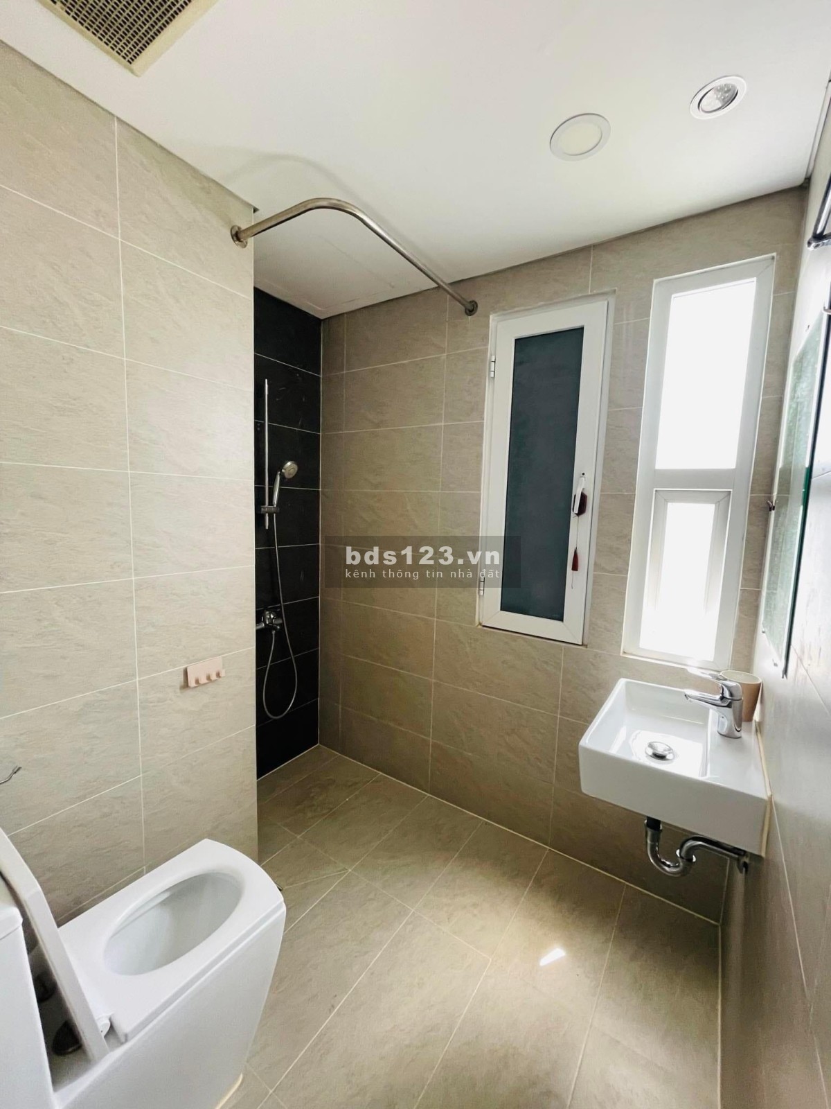 Chung cư Res 11 - P3 - Quận 11 110m2 3pn 15tr. Nội thất đầy đủ y hình