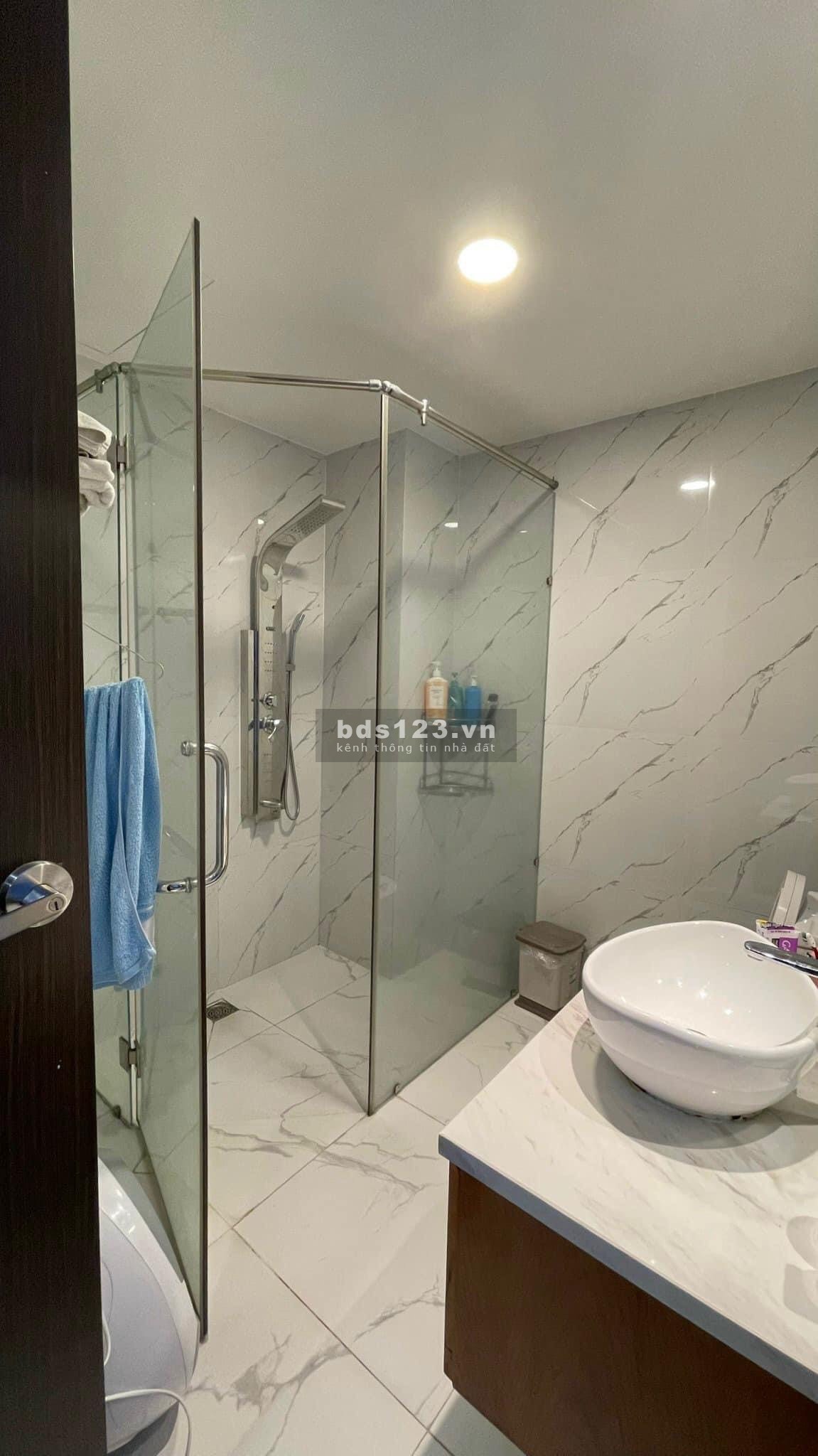 Cho thuê chung cư Tân Phước - Quận 11: Nội thất đầy đủ 3pn 107m2 14tr5/th. Tầng cao view thoáng