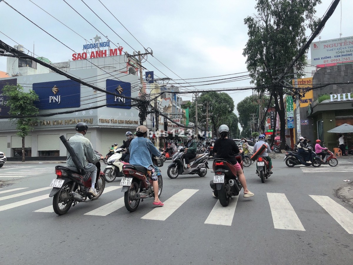 Bán nhà NGỘP HXH Lê Văn Thọ 58m2 ngang 4.5m còn mới gần CV Làng Hoa giá chỉ 5.x tỷ.