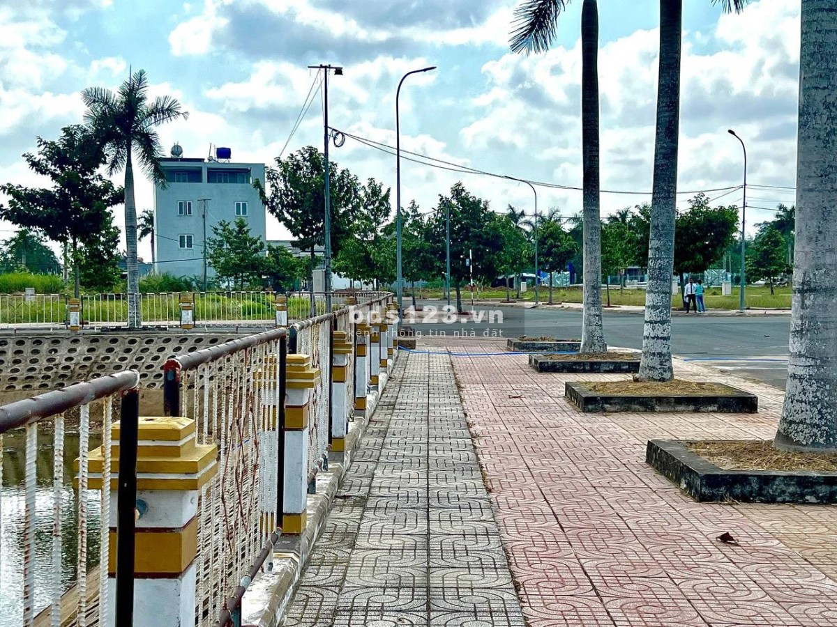 Thanh Toán Trước 700tr/50% Sở Hữu Lô Đất Đô Thị Ngay Trung Tâm Thị Trấn Thủ Thừa - Long An