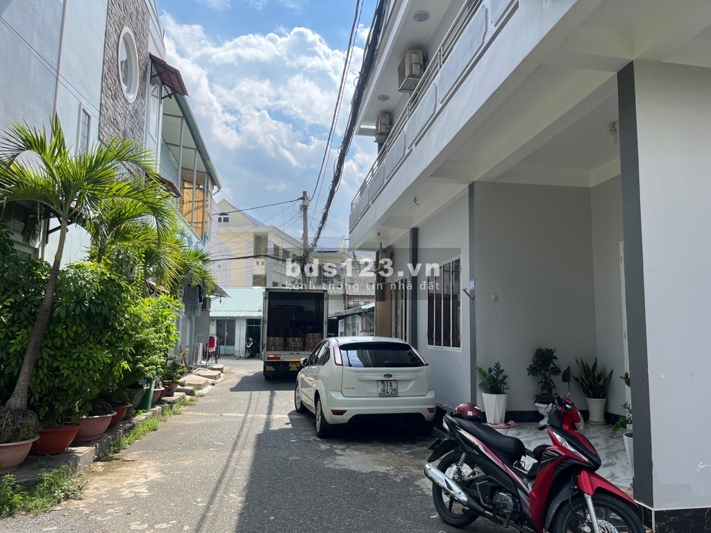 BÁN NHÀ 2 TẦNG SIÊU ĐẸP, HẺM XE TẢI TRÁNH, GẦN ĐH SPKT, 6.5 X 10.5; CHỈ 6.2 TỶ.