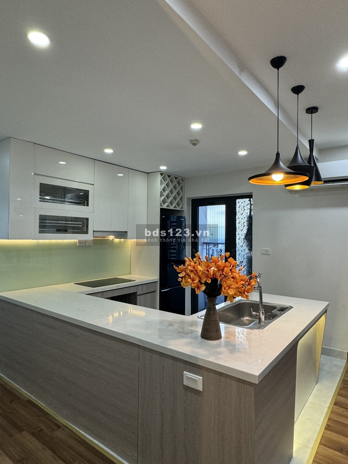 Cắt lỗ 3 ngủ 135m tòa D, giá rẻ hơn thị trường 300 triệu. Hỗ trợ vay