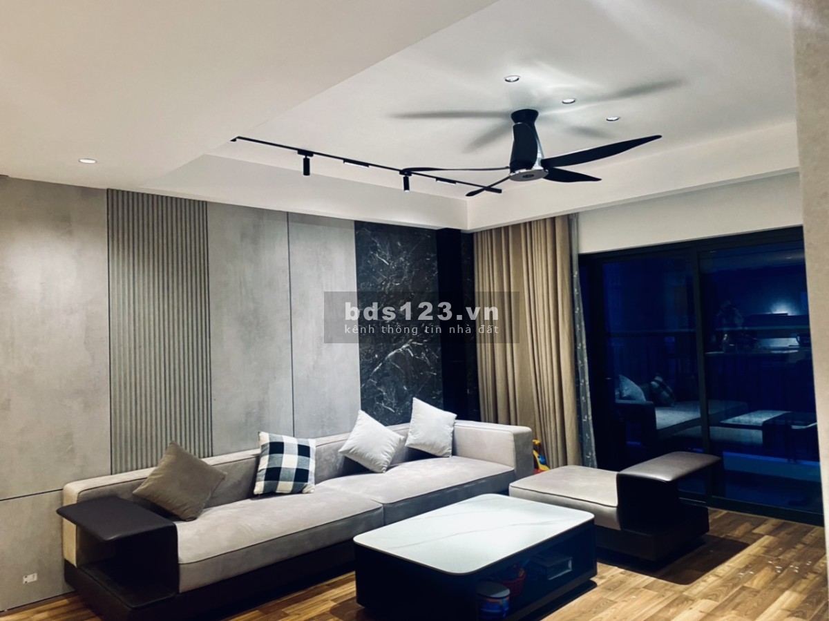 2 vợ chồng trẻ mua biệt thự ở Hà Đông, bán căn góc 4 ngủ 152m, ra lộc 300 triệu cho khách có duyên