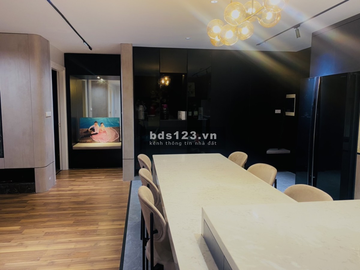 2 vợ chồng trẻ mua biệt thự ở Hà Đông, bán căn góc 4 ngủ 152m, ra lộc 300 triệu cho khách có duyên
