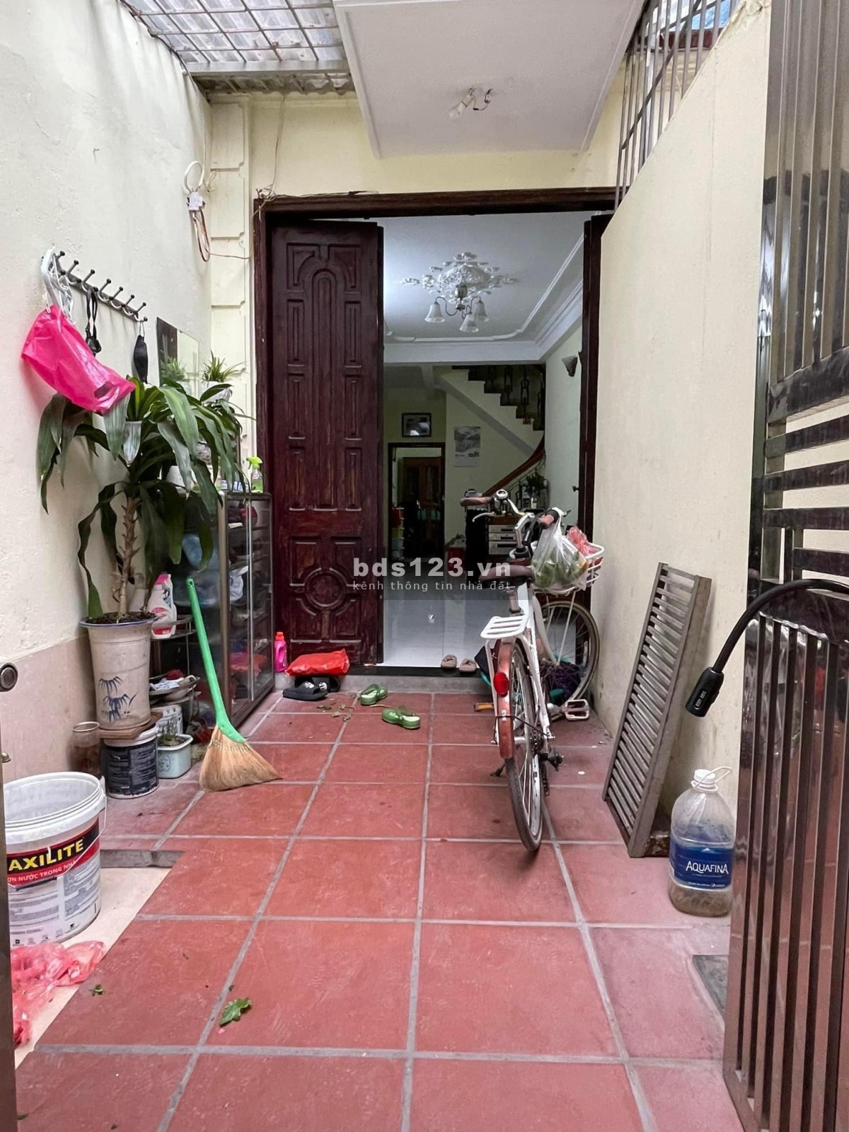 5.7 tỷ nhà Hoàng Hoa Thám - 49m2 - 4 tầng - Ngõ thông - Bán gấp