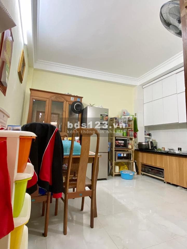 5.7 tỷ nhà Hoàng Hoa Thám - 49m2 - 4 tầng - Ngõ thông - Bán gấp