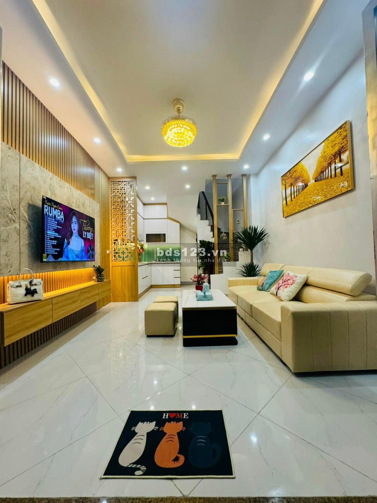 6.39 tỷ nhà Hoàng Hoa Thám - 30m2 - 5 tầng - Ngõ thông - Đường thoáng