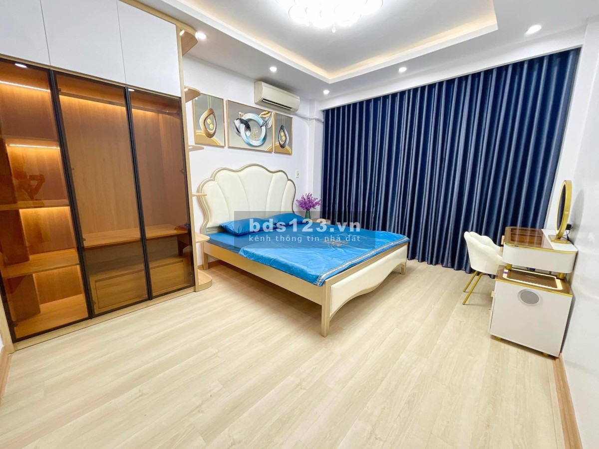6.39 tỷ nhà Hoàng Hoa Thám - 30m2 - 5 tầng - Ngõ thông - Đường thoáng