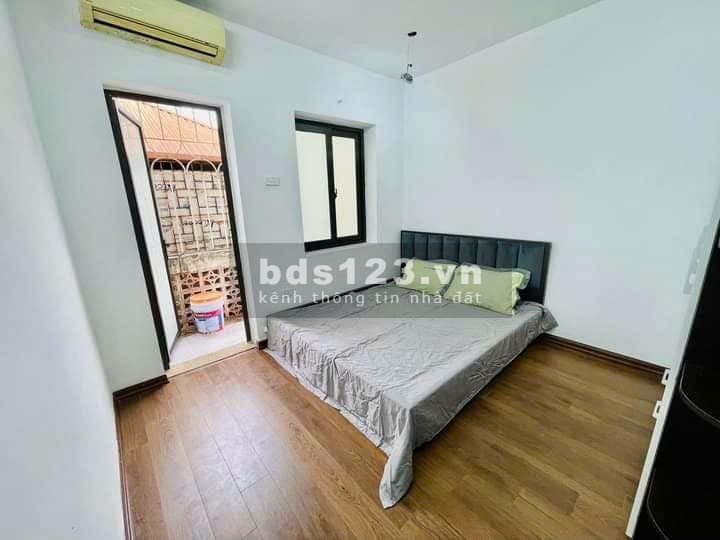 Bán Nhà Gần Đường Tôn Đức Thắng, Đống Đa 55m, giá 2.28 tỷ.