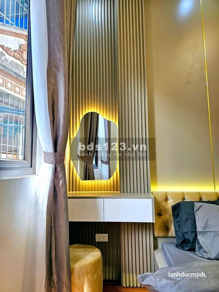 Bán Nhà Vừa Kinh Doanh Vừa Ở Đường Hoàng Mai 32m, 5 tầng, mt 3.3m, giá 6.9 tỷ.