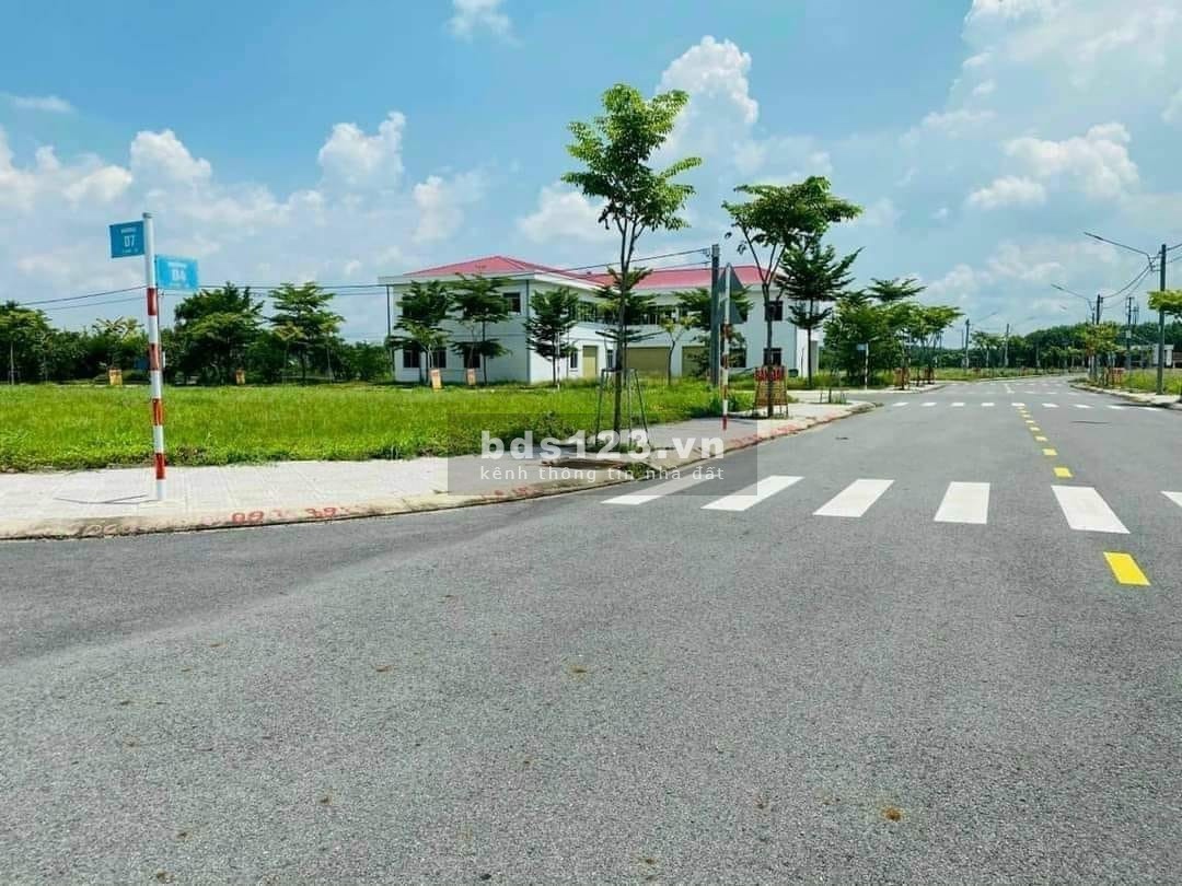 Cần Bán Đất Khu Hành Chính Bàu Bàng giá 650trieu/100m2