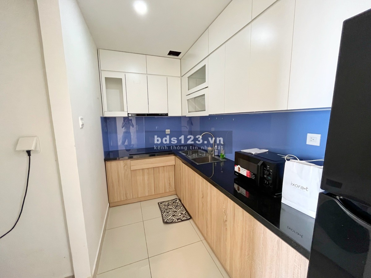 Chuyển nhượng căn hộ 1pn The Sun Avenue 51m2 full nội thất giá 2,65 tỷ view tầng cao