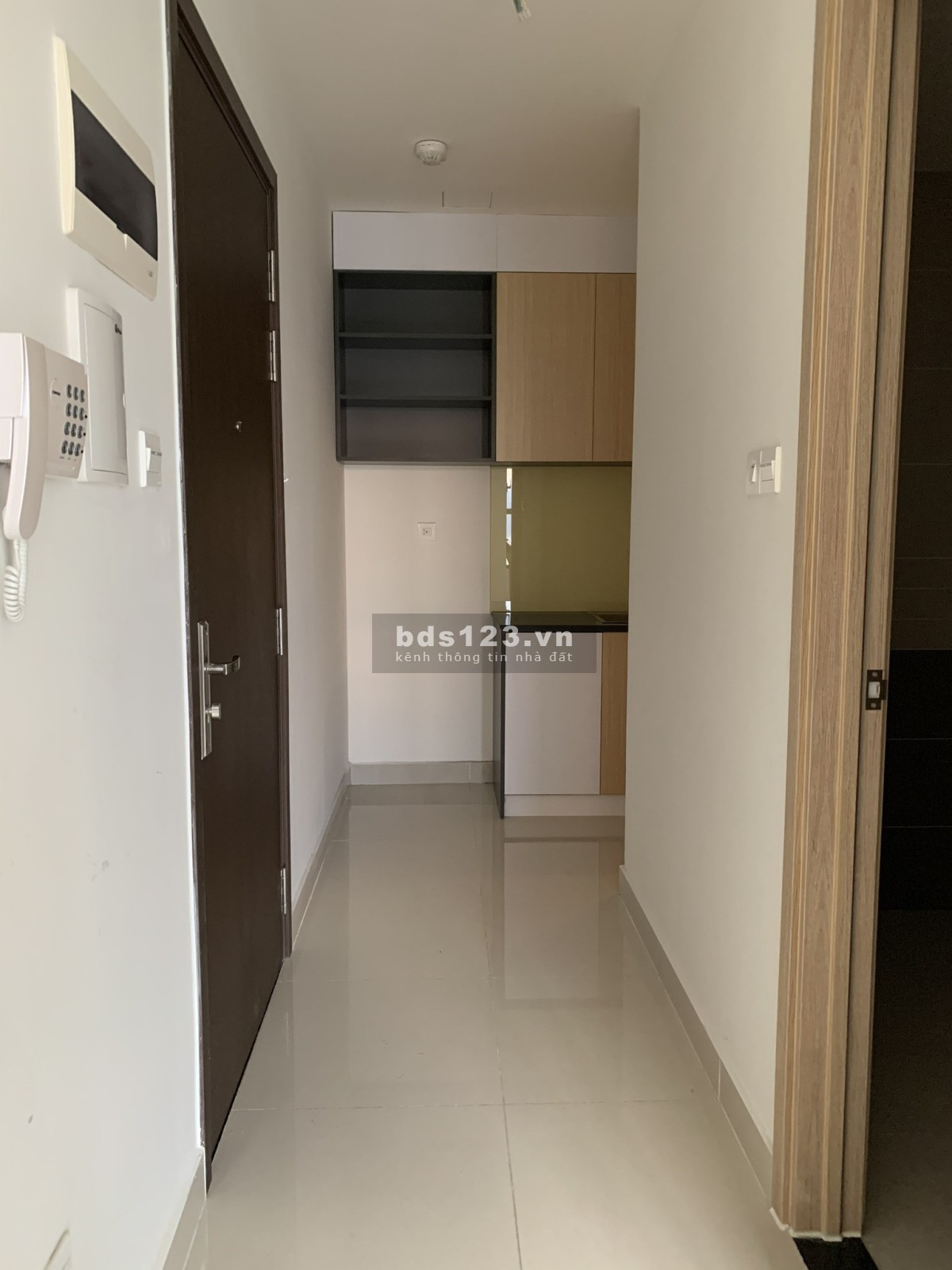 Cho thuê căn hộ 1 phòng ngủ The Sun Avenue nội thất cơ bản hàng hiếm ạ