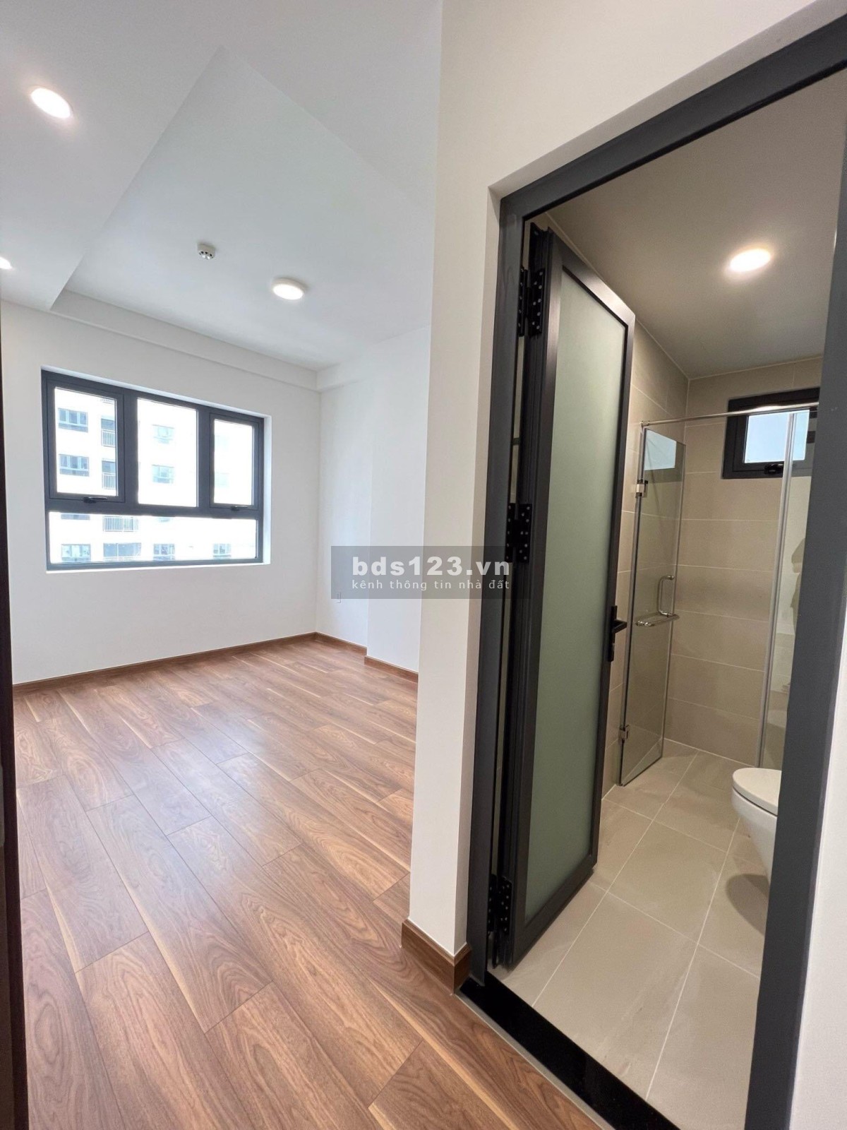Cho thuê Chung Cư Res Green Tower - Tân Phú 70m2 2pn 11tr5