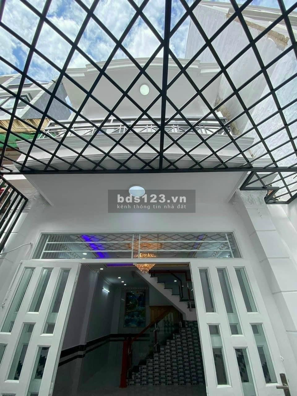 Nhà Hiệp Thành 17 P.Hiệp Thành Q12 giá 1tỷ850tr DT 45.6m2. Sổ sẵn hoàn công đầy đủ. Cho thuê 10triệu
