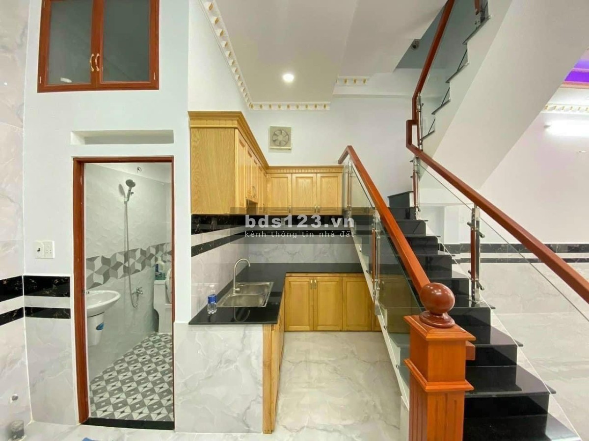 Nhà Hiệp Thành 17 P.Hiệp Thành Q12 giá 1tỷ850tr DT 45.6m2. Sổ sẵn hoàn công đầy đủ. Cho thuê 10triệu