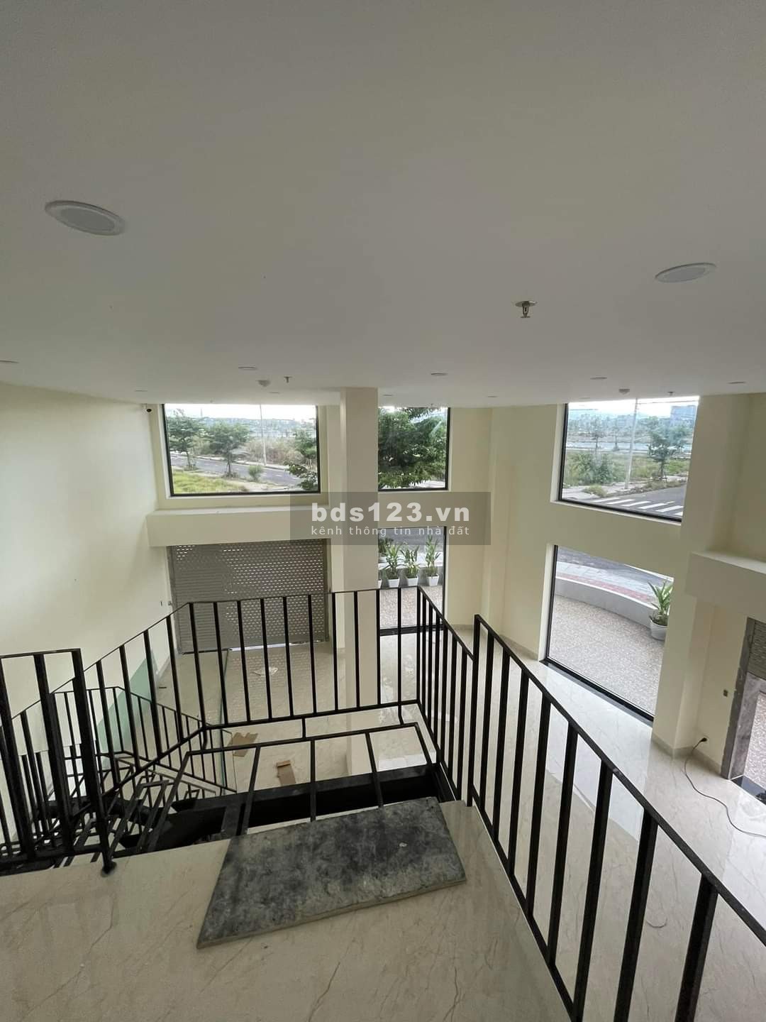NC | Cho thuê tầng 1 - tầng lửng toà căn hộ khu vực Đầm Sen Ngũ Hành Sơn Tổng diện tích: 170m2
