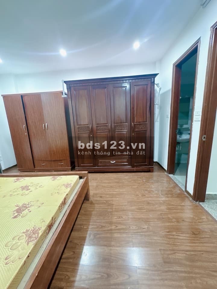 BÁN NHÀ ĐẸP - ÔTÔ TRÁNH SÁT NHÀ - KHU TRUNG TÂM - TIỆN ÍCH BẠT NGÀN.