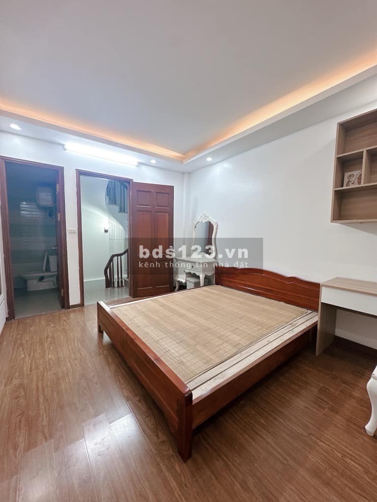 BÁN NHÀ ĐẸP - ÔTÔ TRÁNH SÁT NHÀ - KHU TRUNG TÂM - TIỆN ÍCH BẠT NGÀN.