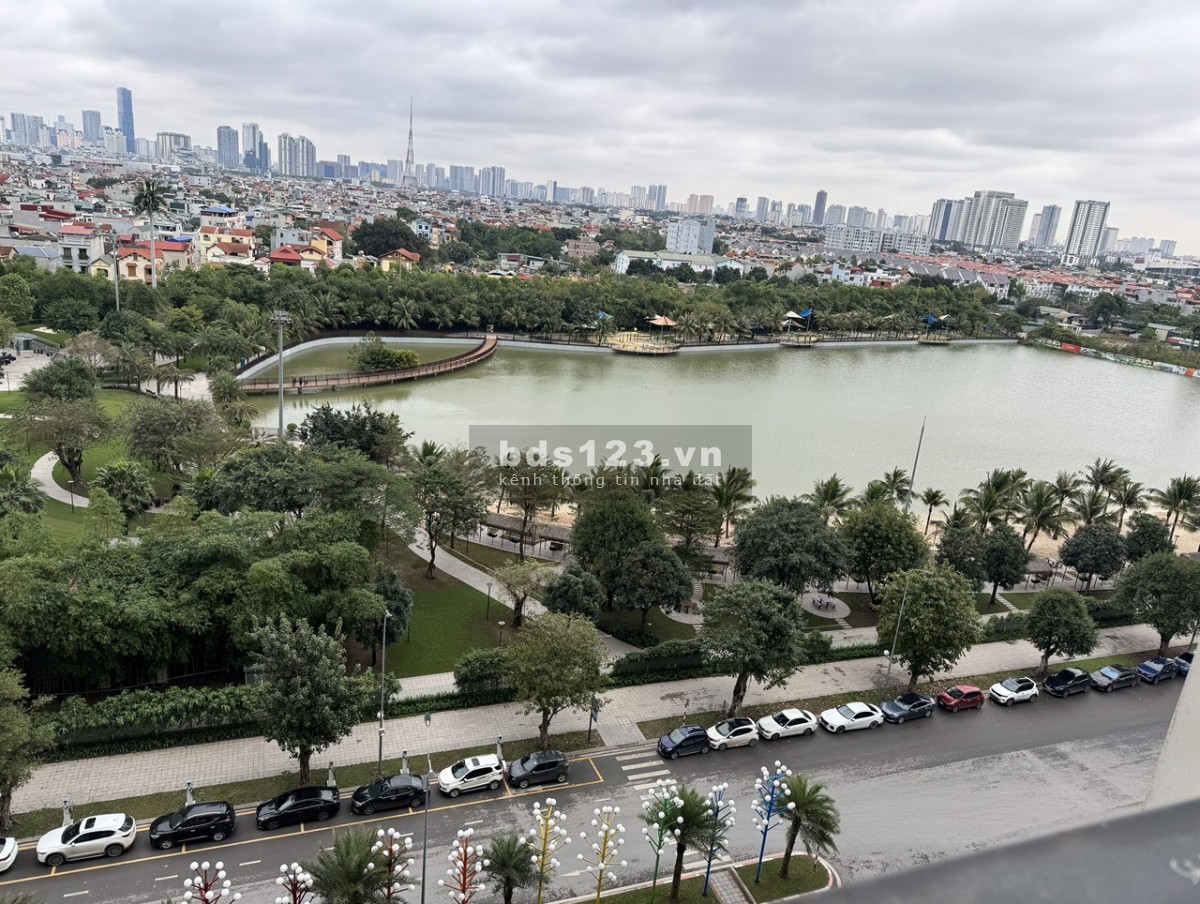 Chính chủ bán gấp căn 2PN full đồ view công viên ở Vinhomes Smart City. LH:0927931112
