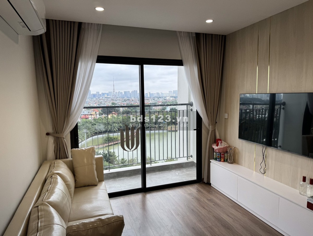 Chính chủ bán gấp căn 2PN full đồ view công viên ở Vinhomes Smart City. LH:0927931112