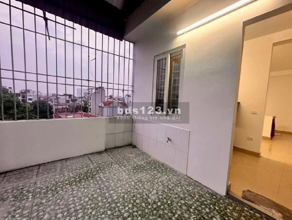 Căn góc ngõ Ngọc Thuỵ, Ngõ oto, Phân Lô, 35m2,5 tầng. Khoảng 7ty, vi trí đẹp, dân trí vip