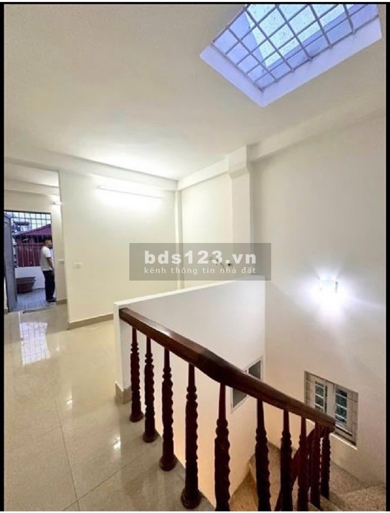 Căn góc ngõ Ngọc Thuỵ, Ngõ oto, Phân Lô, 35m2,5 tầng. Khoảng 7ty, vi trí đẹp, dân trí vip