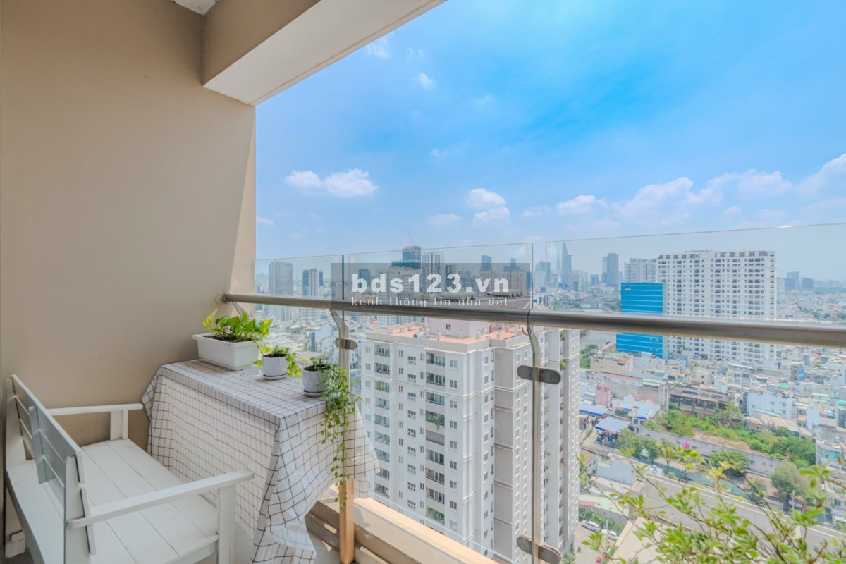 Gold View Bến Vân Đồn cho thuê 2PN, 1WC 18tr