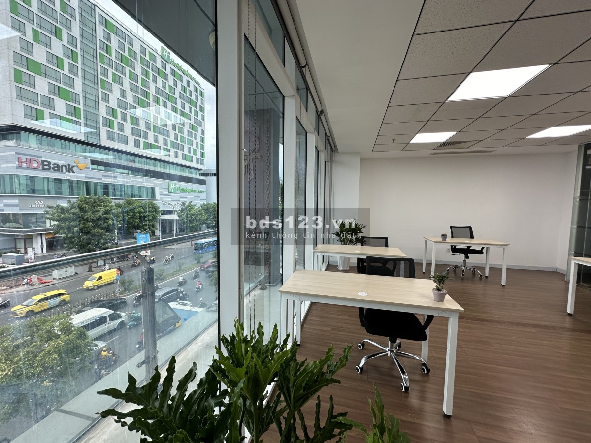 Tòa nhà chính chủ cho thuê SÀN 185m2 và các văn phòng mini từ 4m2 - 30m2; mặt tiền đường Cộng Hòa.