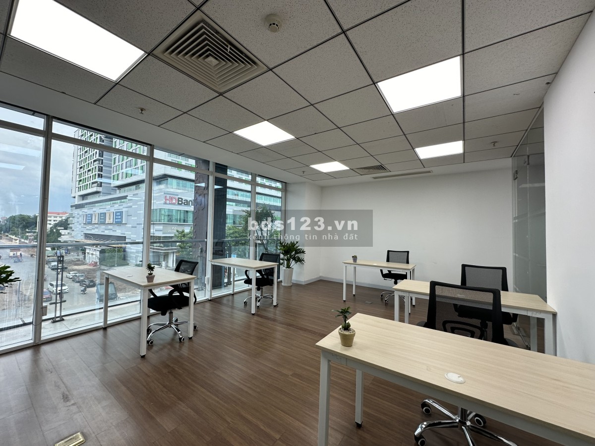 Tòa nhà chính chủ cho thuê SÀN 185m2 và các văn phòng mini từ 4m2 - 30m2; mặt tiền đường Cộng Hòa.