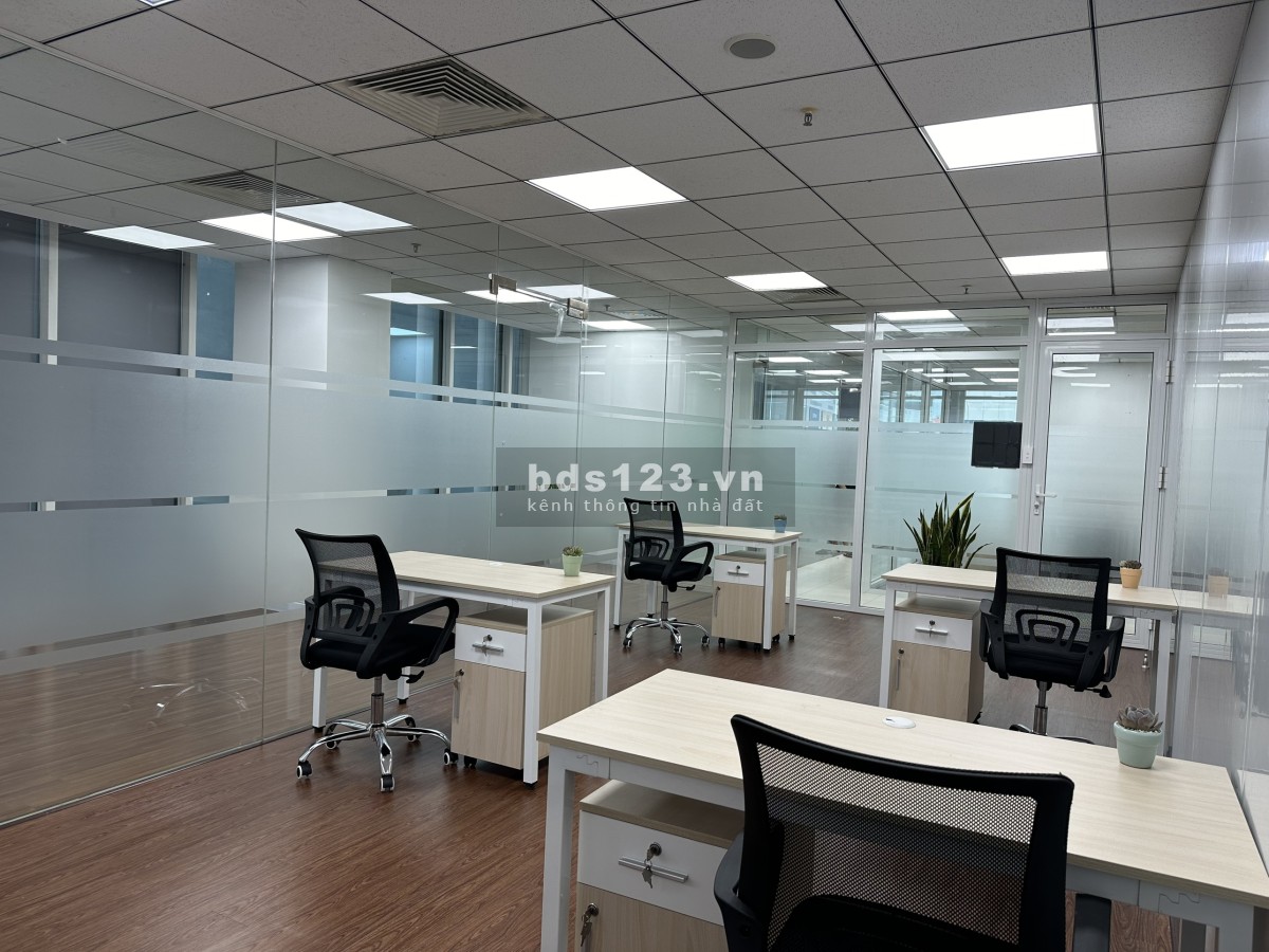 Tòa nhà chính chủ cho thuê SÀN 185m2 và các văn phòng mini từ 4m2 - 30m2; mặt tiền đường Cộng Hòa.