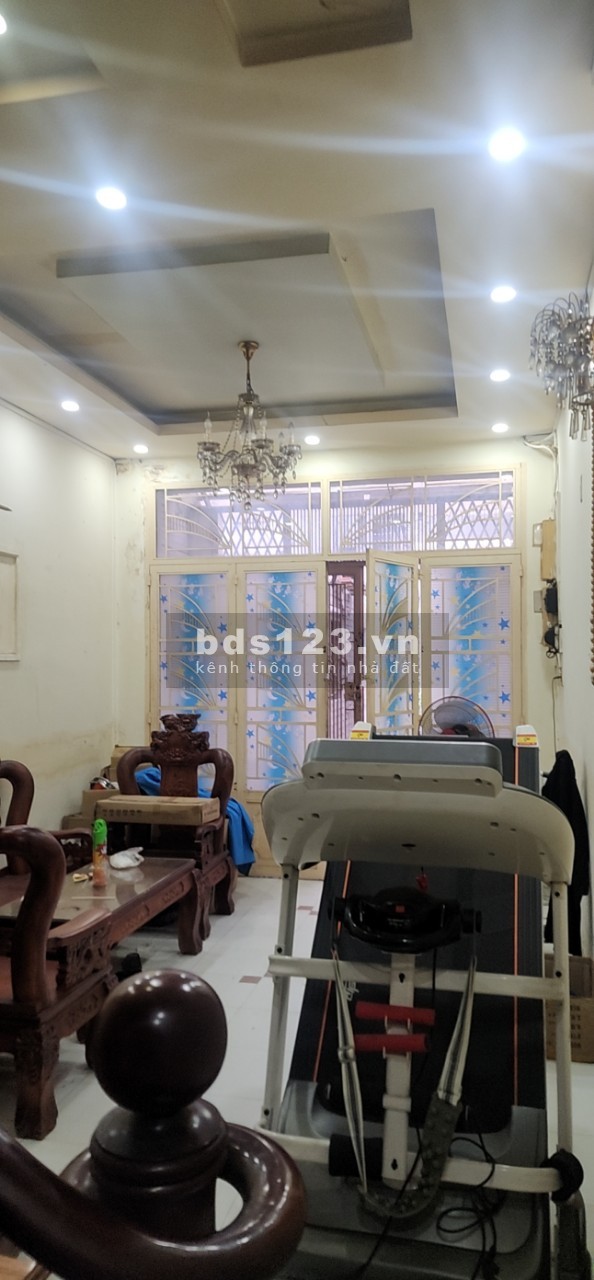 Chính chủ cho thuê nhà HXH đường Trần Bình Trọng, 3 tầng, DTXD 36m2, diện tích sàn 100.4m2